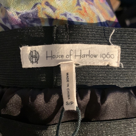 House of Harlow skirt - Picture 3 of 6